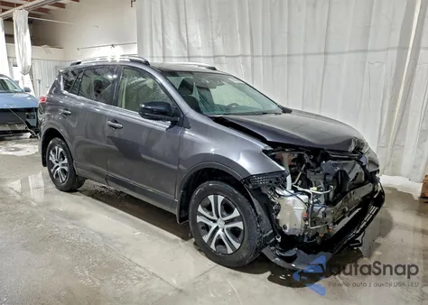 2017 Toyota Rav4 Le z USA, uszkodzony, nr VIN JTMBFREV5HJ713725